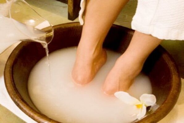 Healing baths for nail fungus